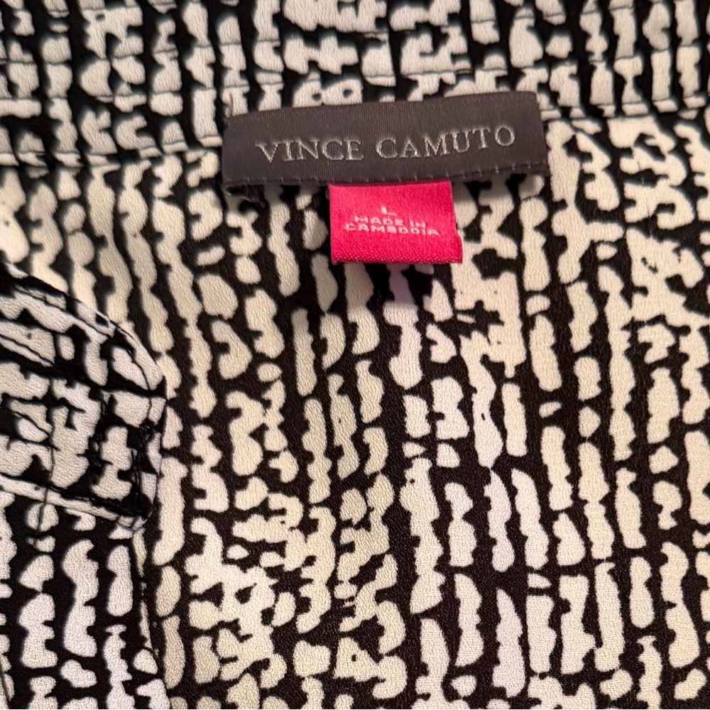 Vince Camuto Women's Black and White Patterned Top - Picture 4 of 8